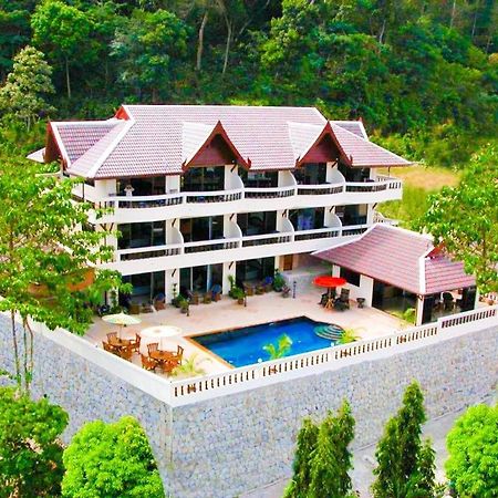 Aksarai Hotel Patong Exterior foto